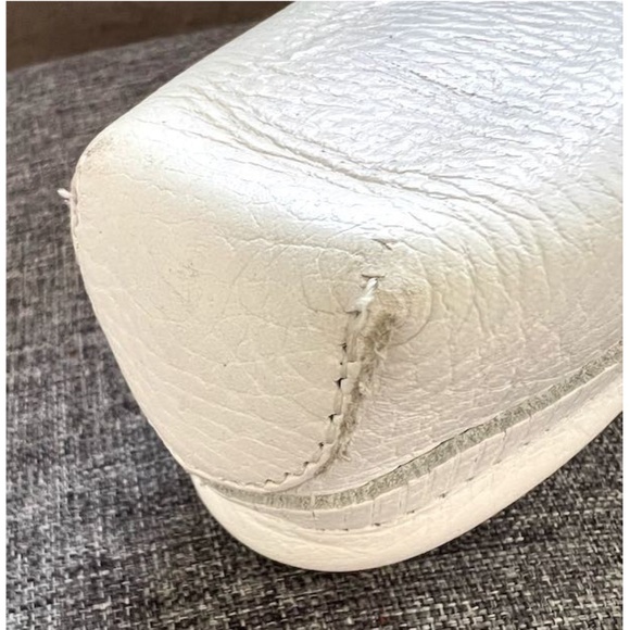 Minnetonka Women's White Leather Thunderbird Boat Sole Moccasin - US Size 6 - Picture 4 of 16